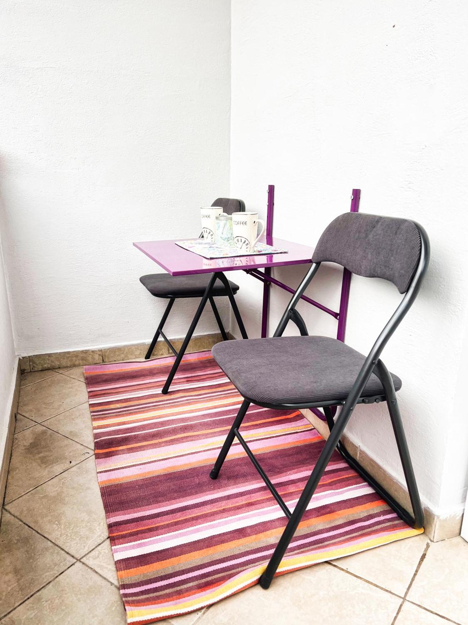 Sunny Central One-bedroom Appartamento *